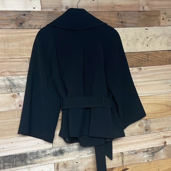 Tahari Arthur S. Levine size 6 black waist length black blazer jacket - Picture 7 of 9